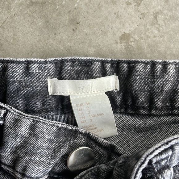 H&M cut off shorts - Picture 3 of 4
